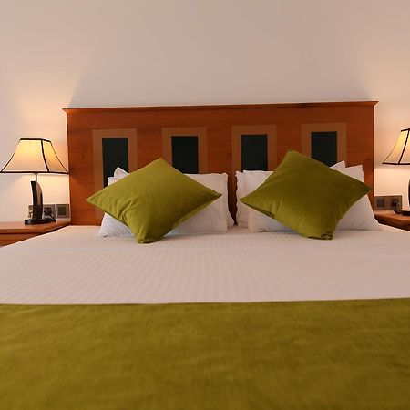 Seasons Hotel Kurunegala Kültér fotó