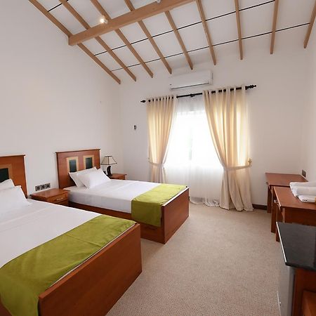 Seasons Hotel Kurunegala Kültér fotó