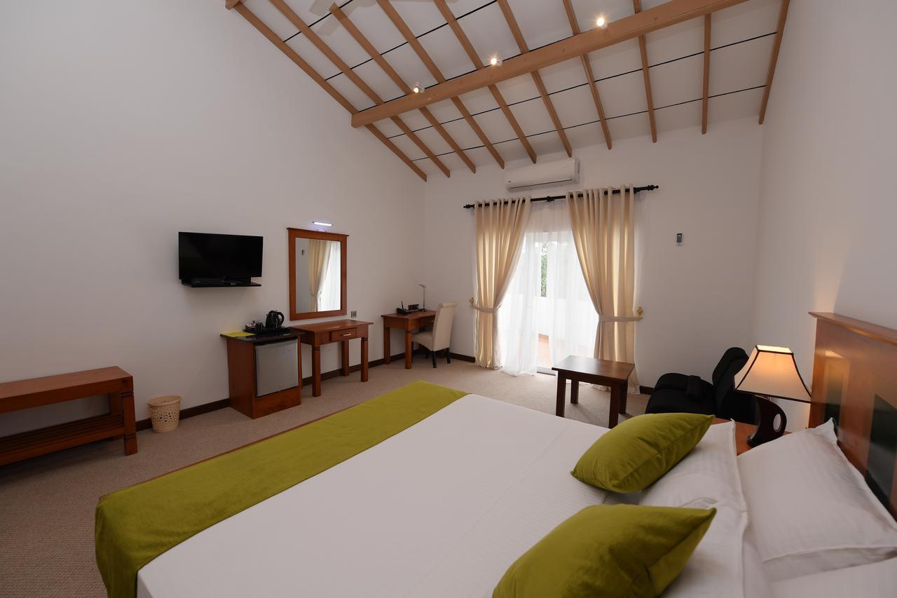Seasons Hotel Kurunegala Kültér fotó