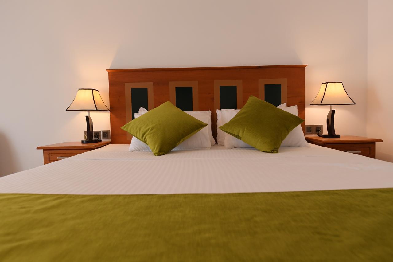 Seasons Hotel Kurunegala Kültér fotó