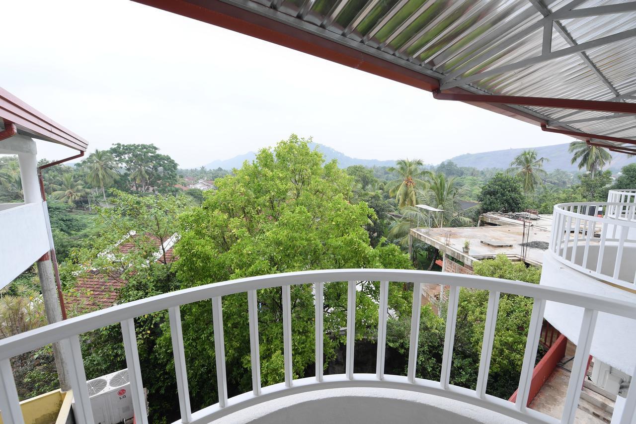 Seasons Hotel Kurunegala Kültér fotó